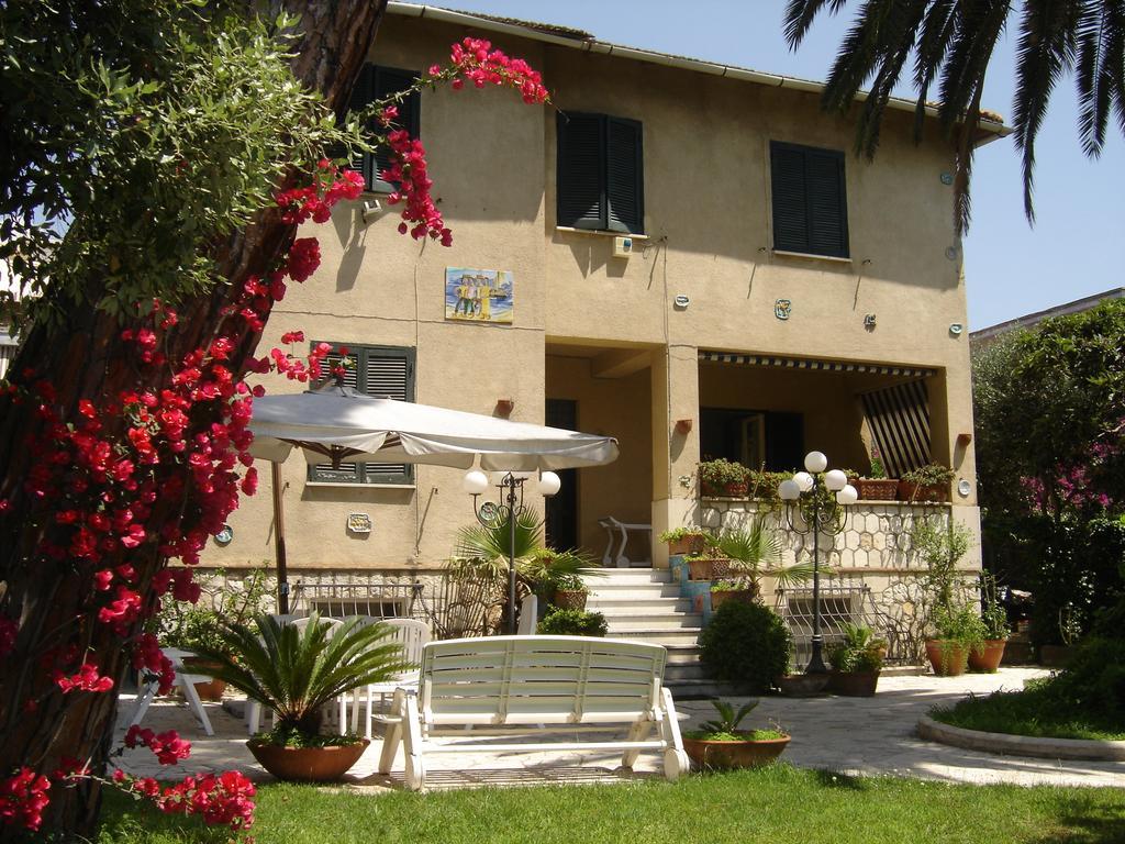 B&B Villa Fantasia Gaète Extérieur photo